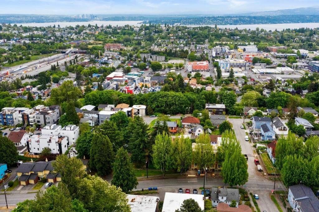 Hillside In Seattle - Updated And Well Appointed. 외부 사진